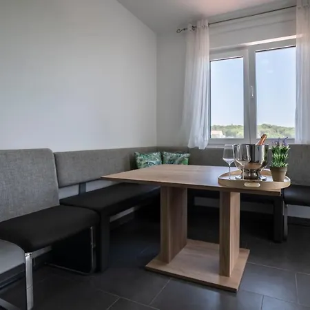 Adriana Apartmán *
