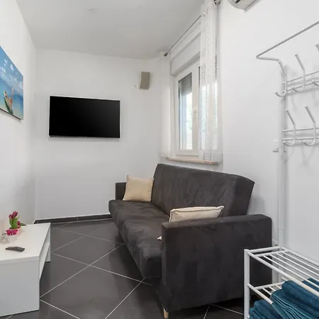 Апартаменти Adriana